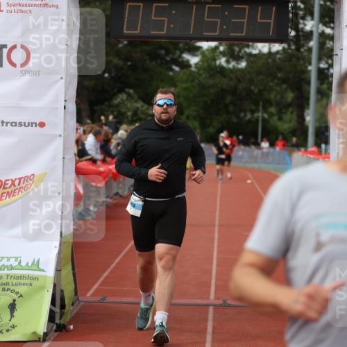 14.06.2026 - 7 Türme Triathlon Andreas Tolksdorf http://msf.ph/oto/9807168 14.06.2026 16:15:33 Ziel 1002, 1187, 1282, 1299, 1305, 1406, 1451 meine-sportfotos.de