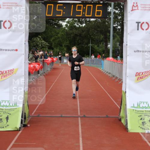 14.06.2026 - 7 Türme Triathlon Andreas Tolksdorf http://msf.ph/oto/9807388 14.06.2026 16:19:05 Ziel 1296 meine-sportfotos.de