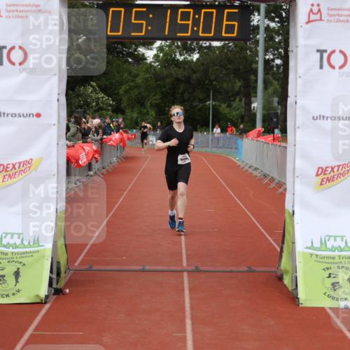 14.06.2026 - 7 Türme Triathlon Andreas Tolksdorf http://msf.ph/oto/9807389 14.06.2026 16:19:05 Ziel 1296 meine-sportfotos.de