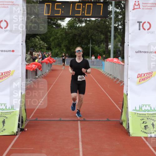 14.06.2026 - 7 Türme Triathlon Andreas Tolksdorf http://msf.ph/oto/9807390 14.06.2026 16:19:06 Ziel 1296 meine-sportfotos.de