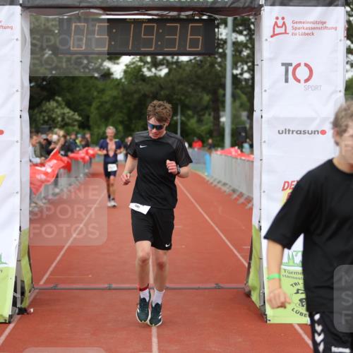 14.06.2026 - 7 Türme Triathlon Andreas Tolksdorf http://msf.ph/oto/9807407 14.06.2026 16:19:35 Ziel 1381, 1387, 1489 meine-sportfotos.de