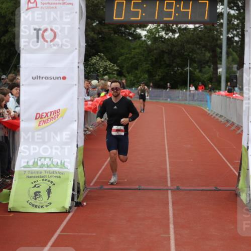14.06.2026 - 7 Türme Triathlon Andreas Tolksdorf http://msf.ph/oto/9807421 14.06.2026 16:19:46 Ziel 727, 1387 meine-sportfotos.de