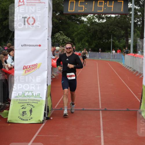 14.06.2026 - 7 Türme Triathlon Andreas Tolksdorf http://msf.ph/oto/9807422 14.06.2026 16:19:46 Ziel 727, 1387 meine-sportfotos.de