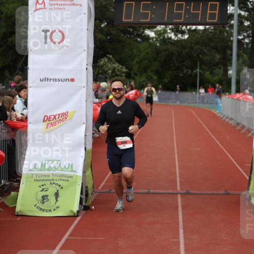 14.06.2026 - 7 Türme Triathlon Andreas Tolksdorf http://msf.ph/oto/9807423 14.06.2026 16:19:47 Ziel 727, 1387 meine-sportfotos.de
