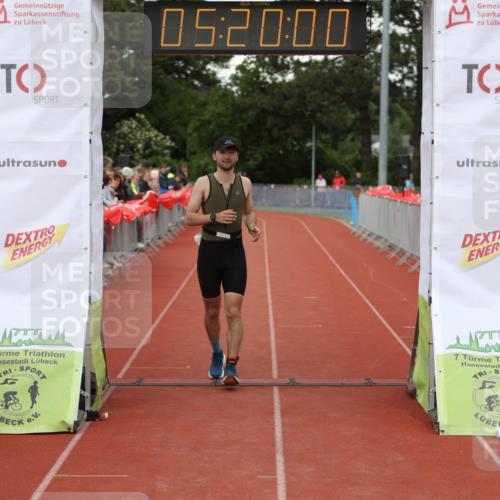 14.06.2026 - 7 Türme Triathlon Andreas Tolksdorf http://msf.ph/oto/9807428 14.06.2026 16:19:59 Ziel 902 meine-sportfotos.de