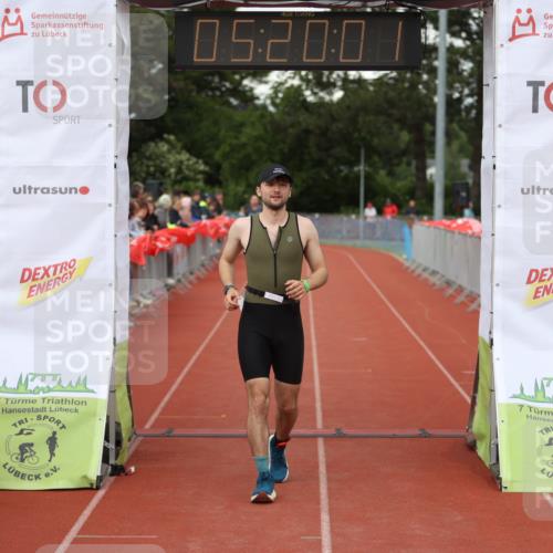 14.06.2026 - 7 Türme Triathlon Andreas Tolksdorf http://msf.ph/oto/9807430 14.06.2026 16:20:00 Ziel 902 meine-sportfotos.de
