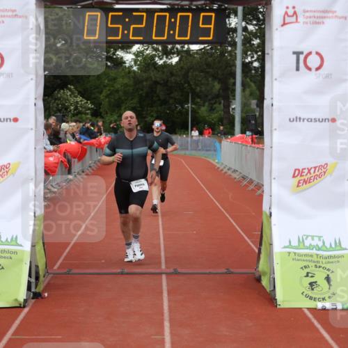 14.06.2026 - 7 Türme Triathlon Andreas Tolksdorf http://msf.ph/oto/9807438 14.06.2026 16:20:08 Ziel 1268, 1301 meine-sportfotos.de