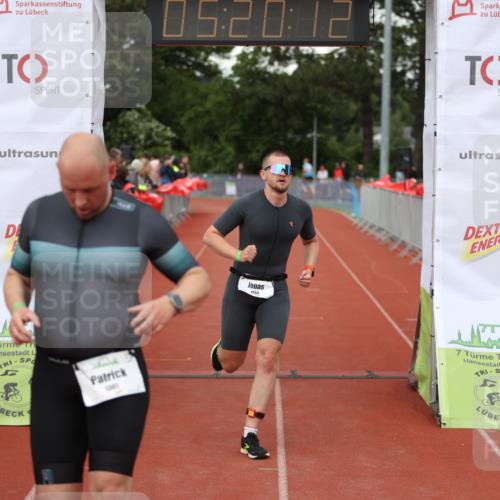 14.06.2026 - 7 Türme Triathlon Andreas Tolksdorf http://msf.ph/oto/9807443 14.06.2026 16:20:11 Ziel 1268, 1301 meine-sportfotos.de