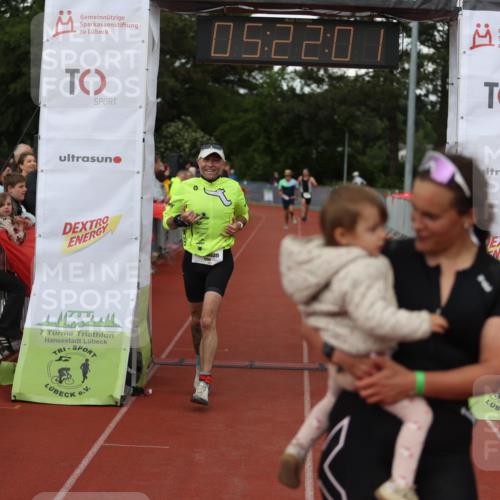 14.06.2026 - 7 Türme Triathlon Andreas Tolksdorf http://msf.ph/oto/9807543 14.06.2026 16:22:00 Ziel 872, 1340, 1350, 1390 meine-sportfotos.de