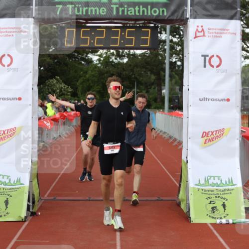 14.06.2026 - 7 Türme Triathlon Andreas Tolksdorf http://msf.ph/oto/9807658 14.06.2026 16:23:52 Ziel 867, 868, 1324 meine-sportfotos.de