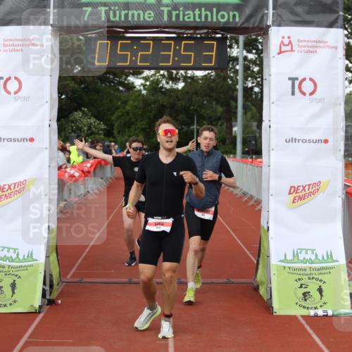 14.06.2026 - 7 Türme Triathlon Andreas Tolksdorf http://msf.ph/oto/9807659 14.06.2026 16:23:52 Ziel 867, 868, 1324 meine-sportfotos.de