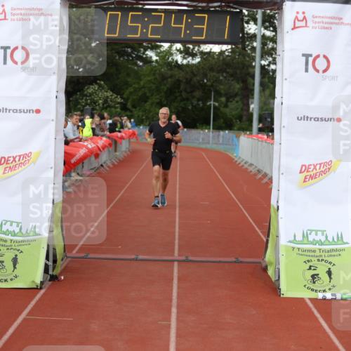 14.06.2026 - 7 Türme Triathlon Andreas Tolksdorf http://msf.ph/oto/9807675 14.06.2026 16:24:30 Ziel 1211 meine-sportfotos.de