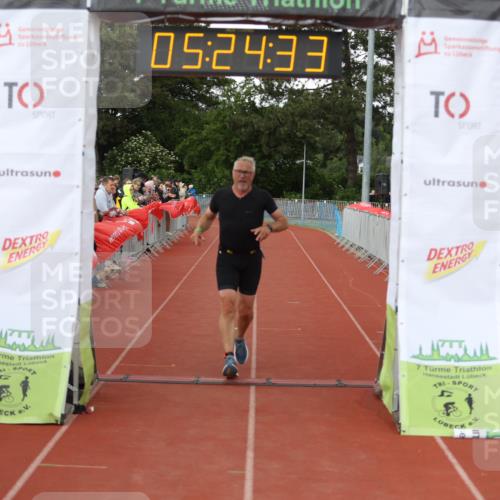 14.06.2026 - 7 Türme Triathlon Andreas Tolksdorf http://msf.ph/oto/9807678 14.06.2026 16:24:32 Ziel 1211 meine-sportfotos.de