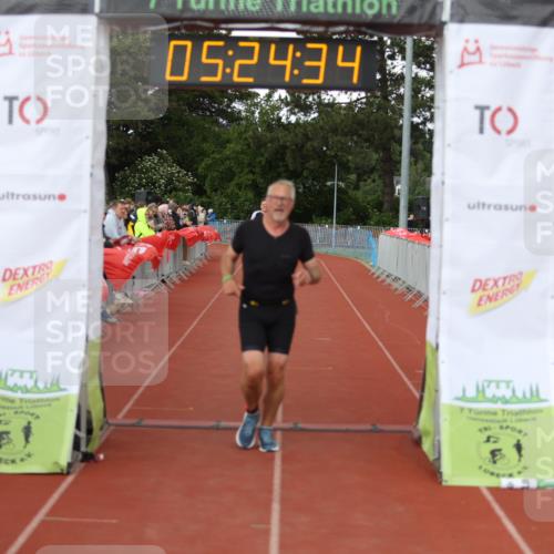 14.06.2026 - 7 Türme Triathlon Andreas Tolksdorf http://msf.ph/oto/9807680 14.06.2026 16:24:32 Ziel 1211 meine-sportfotos.de