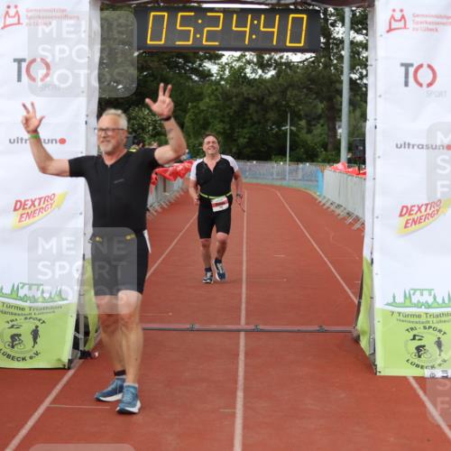 14.06.2026 - 7 Türme Triathlon Andreas Tolksdorf http://msf.ph/oto/9807681 14.06.2026 16:24:39 Ziel 620, 1211 meine-sportfotos.de