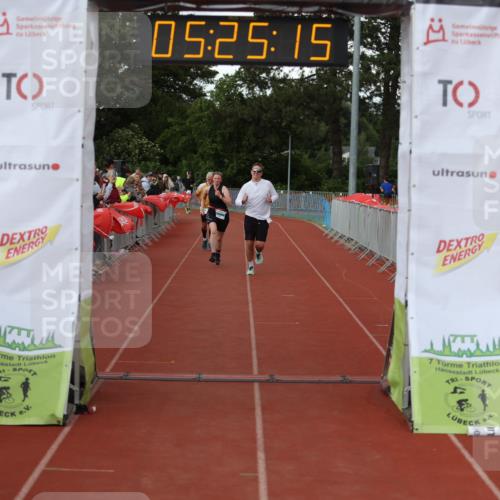 14.06.2026 - 7 Türme Triathlon Andreas Tolksdorf http://msf.ph/oto/9807687 14.06.2026 16:25:14 Ziel 970, 1323, 1460 meine-sportfotos.de
