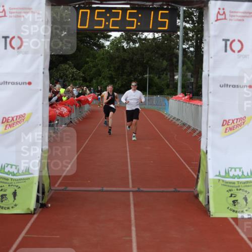 14.06.2026 - 7 Türme Triathlon Andreas Tolksdorf http://msf.ph/oto/9807693 14.06.2026 16:25:14 Ziel 970, 1323, 1460 meine-sportfotos.de