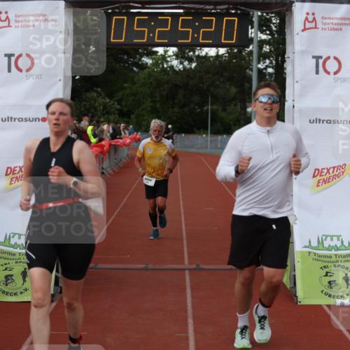 14.06.2026 - 7 Türme Triathlon Andreas Tolksdorf http://msf.ph/oto/9807721 14.06.2026 16:25:19 Ziel 970, 1323, 1460 meine-sportfotos.de