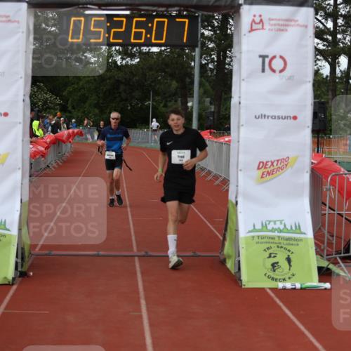 14.06.2026 - 7 Türme Triathlon Andreas Tolksdorf http://msf.ph/oto/9807788 14.06.2026 16:26:06 Ziel 1454, 1457 meine-sportfotos.de