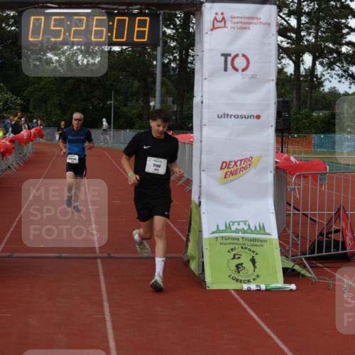14.06.2026 - 7 Türme Triathlon Andreas Tolksdorf http://msf.ph/oto/9807791 14.06.2026 16:26:06 Ziel 1454, 1457 meine-sportfotos.de