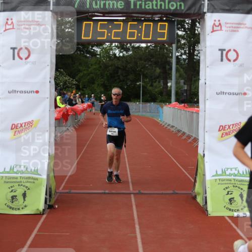 14.06.2026 - 7 Türme Triathlon Andreas Tolksdorf http://msf.ph/oto/9807796 14.06.2026 16:26:08 Ziel 1454, 1457 meine-sportfotos.de