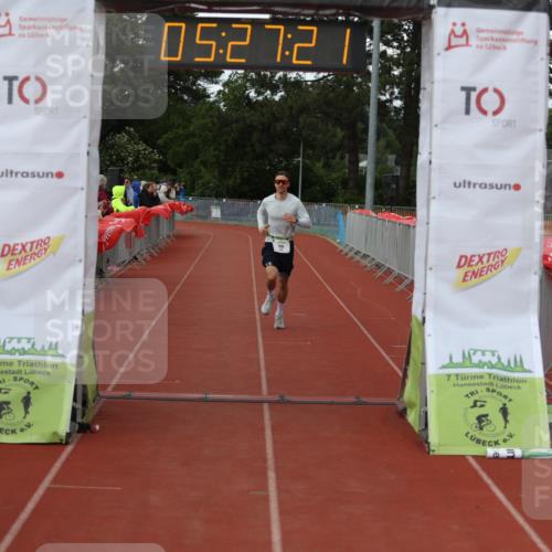 14.06.2026 - 7 Türme Triathlon Andreas Tolksdorf http://msf.ph/oto/9808029 14.06.2026 16:27:20 Ziel 1225 meine-sportfotos.de