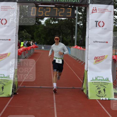 14.06.2026 - 7 Türme Triathlon Andreas Tolksdorf http://msf.ph/oto/9808042 14.06.2026 16:27:21 Ziel 1225 meine-sportfotos.de
