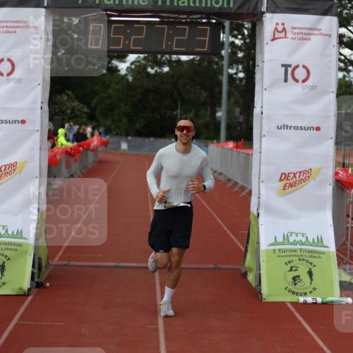 14.06.2026 - 7 Türme Triathlon Andreas Tolksdorf http://msf.ph/oto/9808047 14.06.2026 16:27:22 Ziel 1225 meine-sportfotos.de