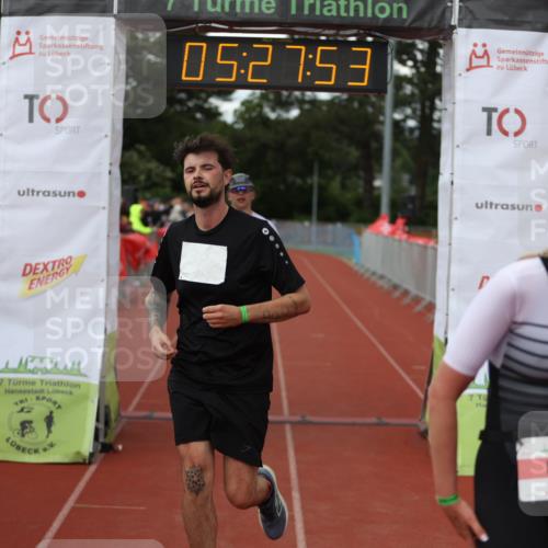 14.06.2026 - 7 Türme Triathlon Andreas Tolksdorf http://msf.ph/oto/9808069 14.06.2026 16:27:52 Ziel 670, 739, 1250 meine-sportfotos.de
