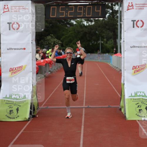 14.06.2026 - 7 Türme Triathlon Andreas Tolksdorf http://msf.ph/oto/9808119 14.06.2026 16:29:03 Ziel 645, 1458 meine-sportfotos.de