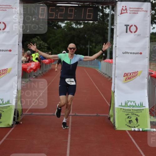 14.06.2026 - 7 Türme Triathlon Andreas Tolksdorf http://msf.ph/oto/9808152 14.06.2026 16:29:15 Ziel 1155, 1281, 1458 meine-sportfotos.de
