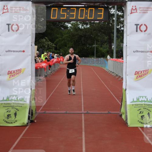 14.06.2026 - 7 Türme Triathlon Andreas Tolksdorf http://msf.ph/oto/9808276 14.06.2026 16:30:02 Ziel 698, 1329, 1485 meine-sportfotos.de