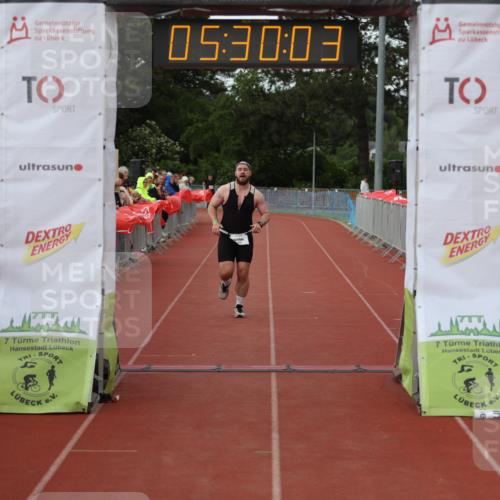 14.06.2026 - 7 Türme Triathlon Andreas Tolksdorf http://msf.ph/oto/9808281 14.06.2026 16:30:02 Ziel 698, 1329, 1485 meine-sportfotos.de