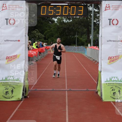 14.06.2026 - 7 Türme Triathlon Andreas Tolksdorf http://msf.ph/oto/9808283 14.06.2026 16:30:02 Ziel 698, 1329, 1485 meine-sportfotos.de