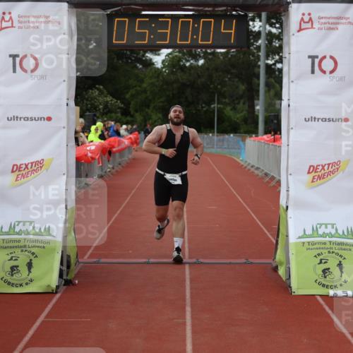 14.06.2026 - 7 Türme Triathlon Andreas Tolksdorf http://msf.ph/oto/9808299 14.06.2026 16:30:03 Ziel 698, 1329, 1485 meine-sportfotos.de