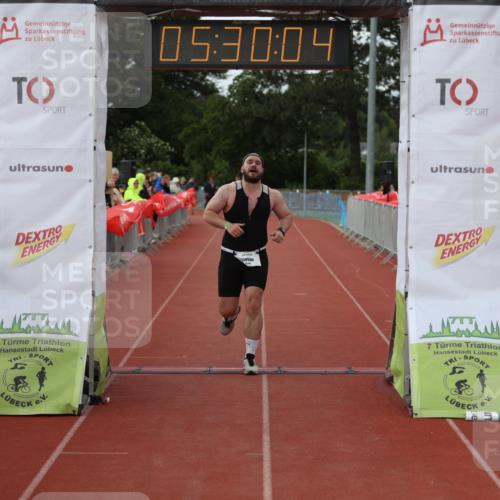14.06.2026 - 7 Türme Triathlon Andreas Tolksdorf http://msf.ph/oto/9808300 14.06.2026 16:30:03 Ziel 698, 1329, 1485 meine-sportfotos.de