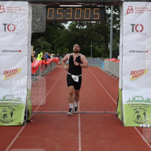 14.06.2026 - 7 Türme Triathlon Andreas Tolksdorf http://msf.ph/oto/9808304 14.06.2026 16:30:04 Ziel 698, 1329, 1485 meine-sportfotos.de