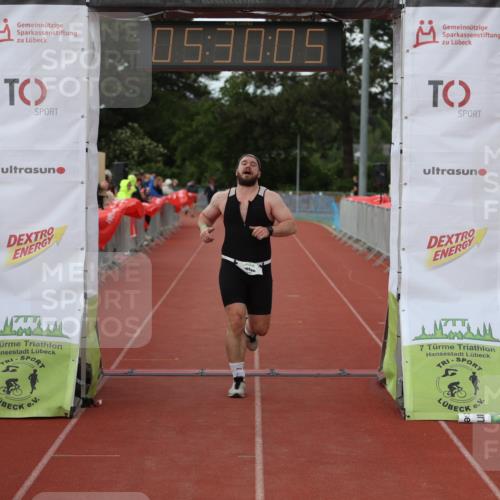 14.06.2026 - 7 Türme Triathlon Andreas Tolksdorf http://msf.ph/oto/9808307 14.06.2026 16:30:04 Ziel 698, 1329, 1485 meine-sportfotos.de