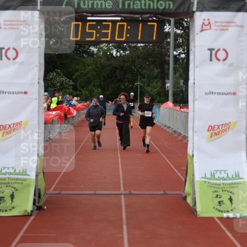 14.06.2026 - 7 Türme Triathlon Andreas Tolksdorf http://msf.ph/oto/9808317 14.06.2026 16:30:16 Ziel 880, 1796 meine-sportfotos.de