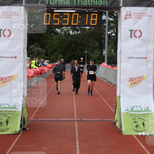 14.06.2026 - 7 Türme Triathlon Andreas Tolksdorf http://msf.ph/oto/9808321 14.06.2026 16:30:17 Ziel 880, 1796 meine-sportfotos.de