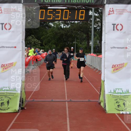 14.06.2026 - 7 Türme Triathlon Andreas Tolksdorf http://msf.ph/oto/9808331 14.06.2026 16:30:17 Ziel 880, 1796 meine-sportfotos.de
