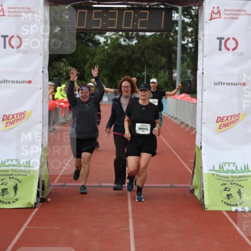 14.06.2026 - 7 Türme Triathlon Andreas Tolksdorf http://msf.ph/oto/9808351 14.06.2026 16:30:20 Ziel 880, 1796 meine-sportfotos.de