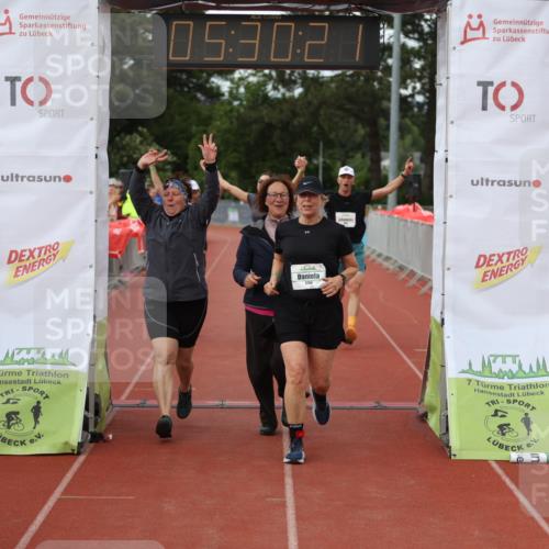 14.06.2026 - 7 Türme Triathlon Andreas Tolksdorf http://msf.ph/oto/9808355 14.06.2026 16:30:20 Ziel 880, 1796 meine-sportfotos.de