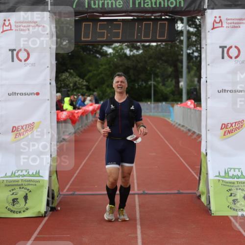 14.06.2026 - 7 Türme Triathlon Andreas Tolksdorf http://msf.ph/oto/9808378 14.06.2026 16:30:58 Ziel 857 meine-sportfotos.de