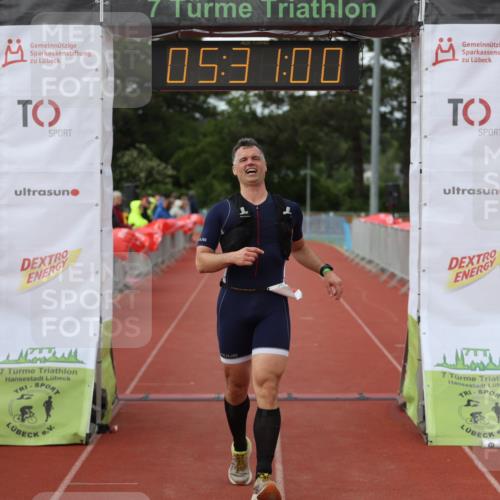 14.06.2026 - 7 Türme Triathlon Andreas Tolksdorf http://msf.ph/oto/9808387 14.06.2026 16:30:59 Ziel 857 meine-sportfotos.de