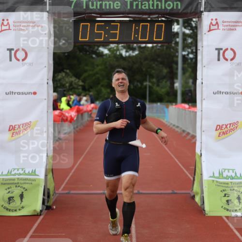 14.06.2026 - 7 Türme Triathlon Andreas Tolksdorf http://msf.ph/oto/9808388 14.06.2026 16:30:59 Ziel 857 meine-sportfotos.de