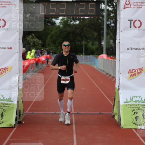 14.06.2026 - 7 Türme Triathlon Andreas Tolksdorf http://msf.ph/oto/9808445 14.06.2026 16:31:25 Ziel 856 meine-sportfotos.de