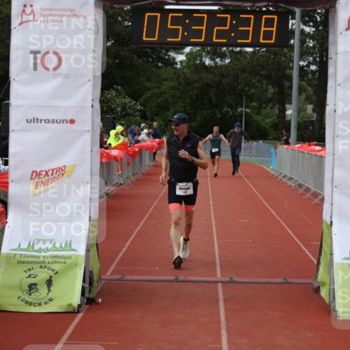 14.06.2026 - 7 Türme Triathlon Andreas Tolksdorf http://msf.ph/oto/9808524 14.06.2026 16:32:37 Ziel 886, 1260 meine-sportfotos.de