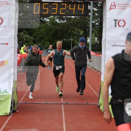 14.06.2026 - 7 Türme Triathlon Andreas Tolksdorf http://msf.ph/oto/9808538 14.06.2026 16:32:42 Ziel 886, 1260 meine-sportfotos.de
