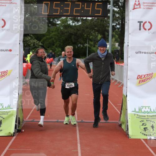 14.06.2026 - 7 Türme Triathlon Andreas Tolksdorf http://msf.ph/oto/9808545 14.06.2026 16:32:43 Ziel 886, 1260, 1325 meine-sportfotos.de